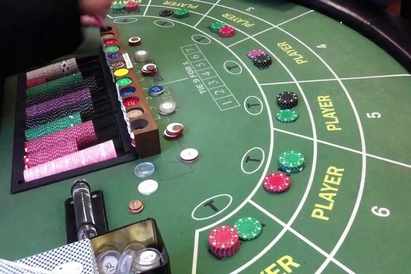 Baccarat là gì? Cách chơi bài baccarat luôn thắng